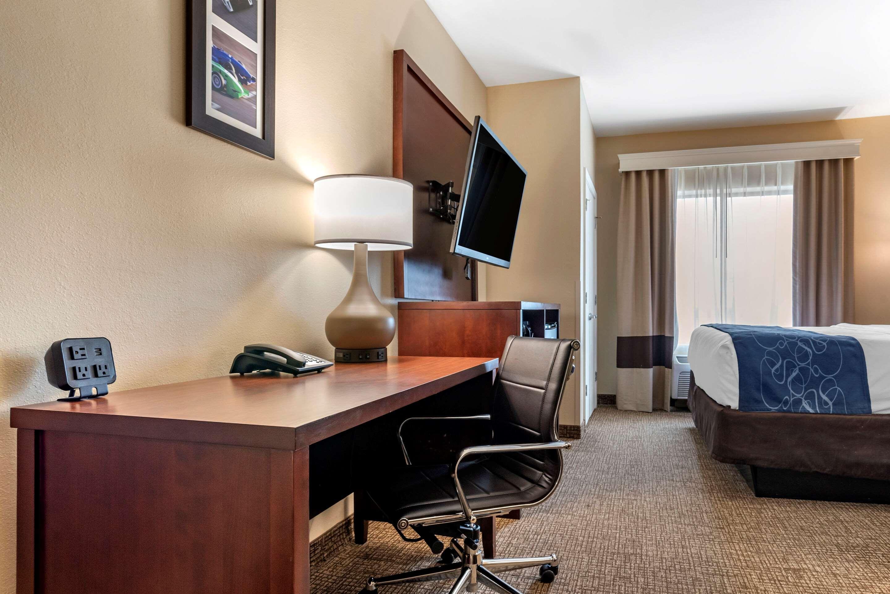 Comfort Suites Pell City I-20 Exit 158 Bagian luar foto