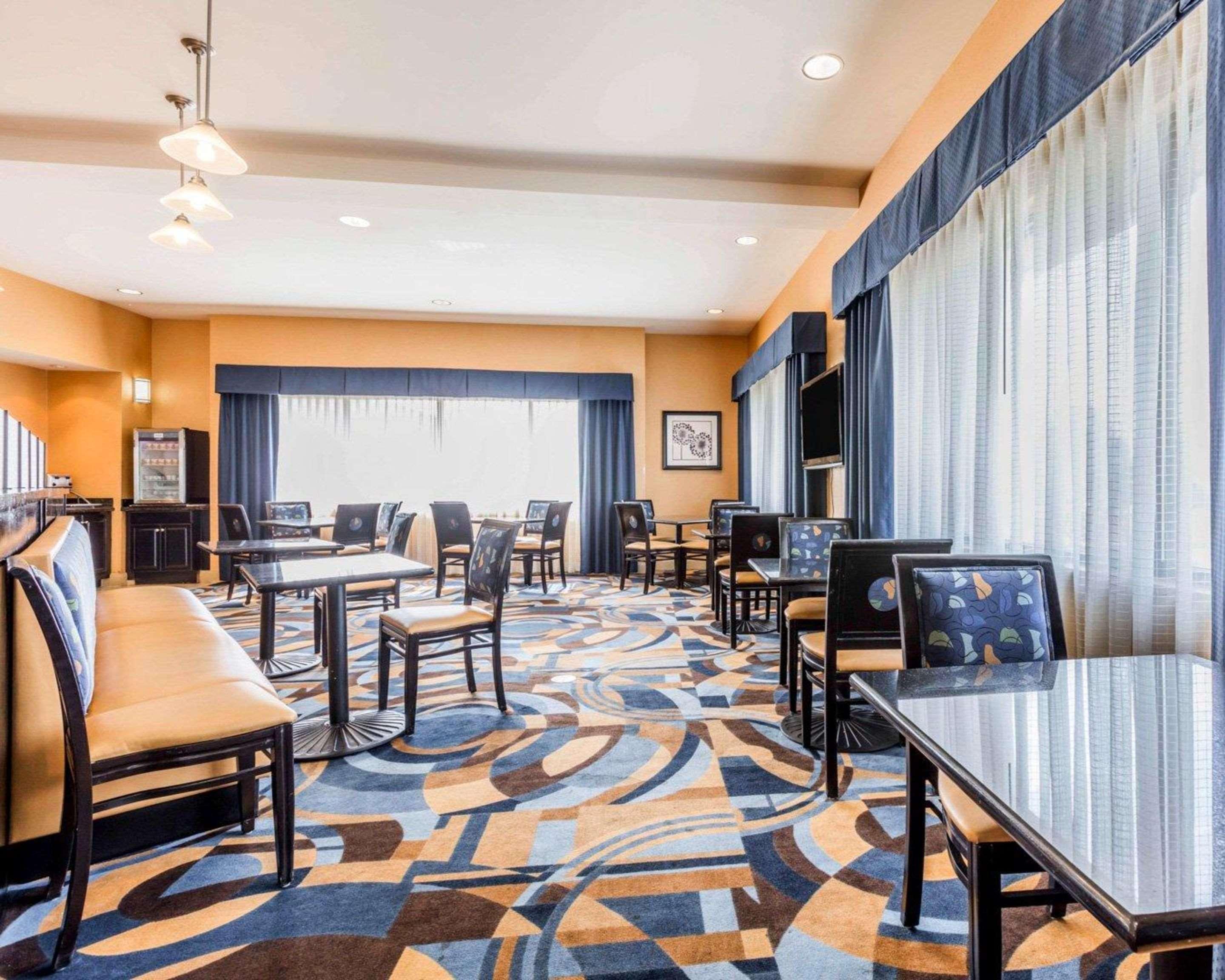 Comfort Suites Pell City I-20 Exit 158 Bagian luar foto