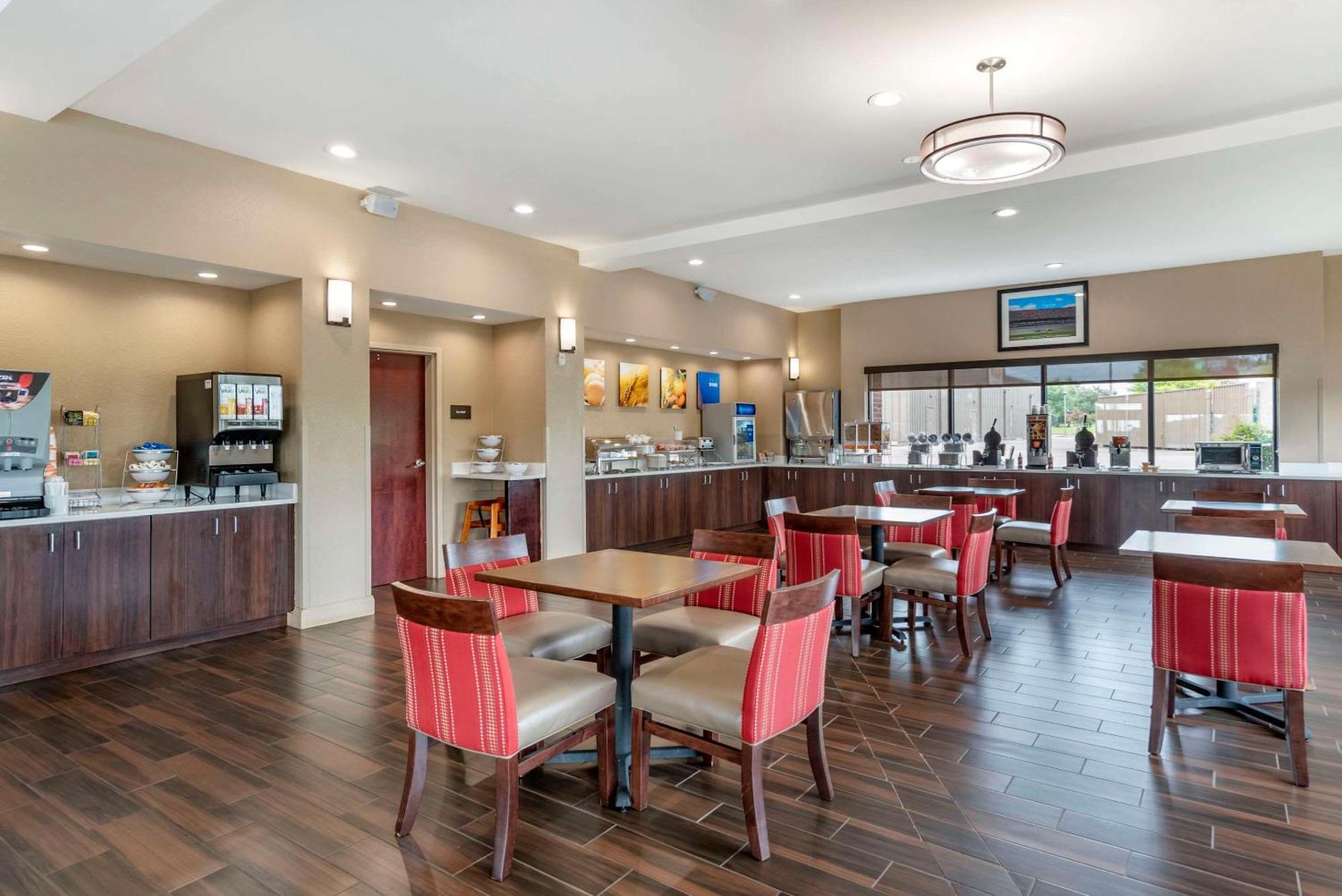 Comfort Suites Pell City I-20 Exit 158 Bagian luar foto