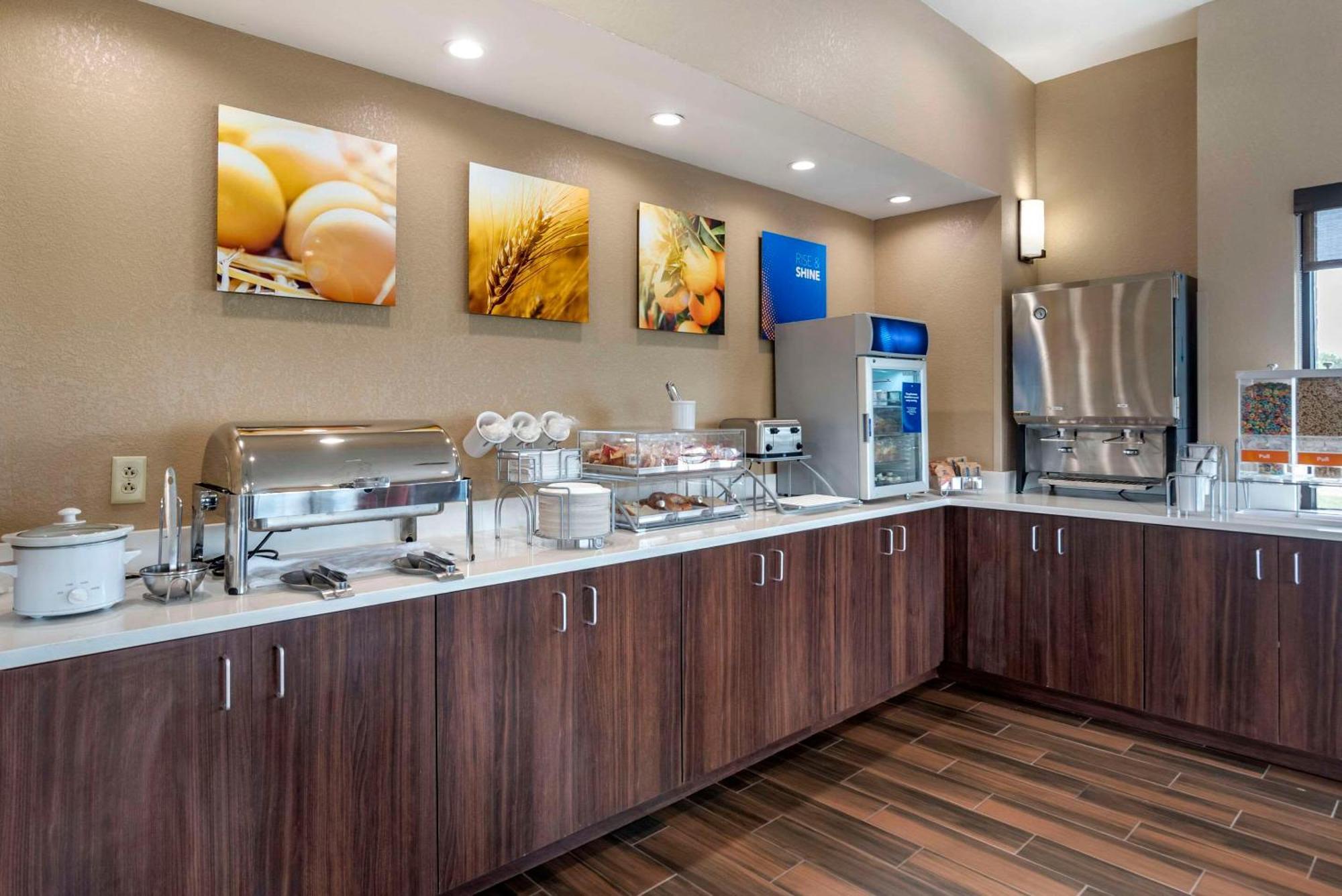 Comfort Suites Pell City I-20 Exit 158 Bagian luar foto